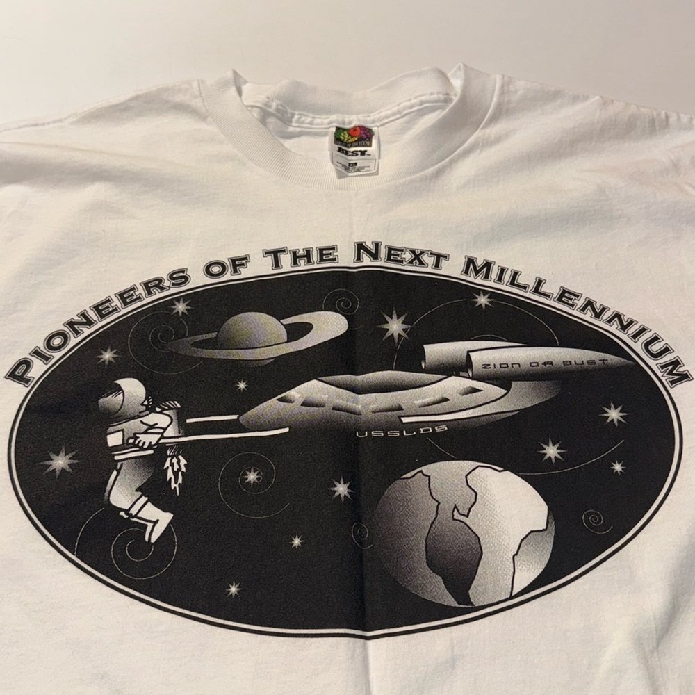 Zion or Bust Astronaut/Space Graphic Tee on a  Fruit of the‎ Loom Best Tag NWOT